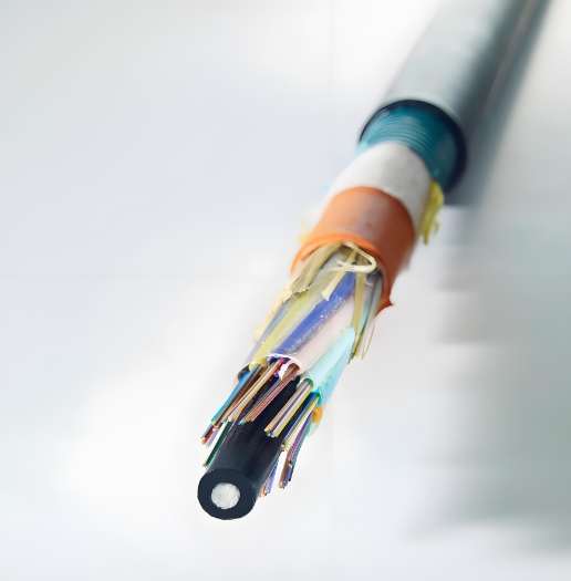 鎧裝電纜就是在電纜外絕緣層的外面在加上一層金屬或者其他物質(zhì).jpg 鎧裝電纜就是在電纜外絕緣層的外面在加上一層金屬或者其他物質(zhì).jpg